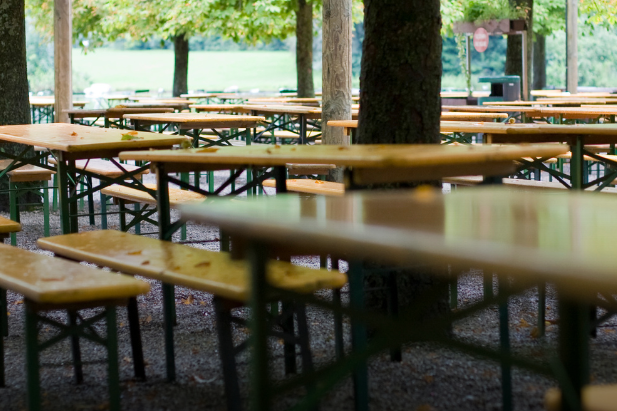 Bierzeltgarnituren mieten